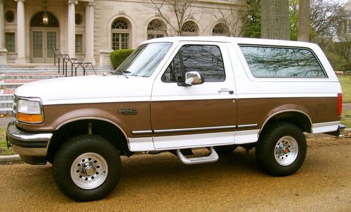 1993 ford bronco xlt 4x4 "extra clean"  "unbelievable condition"