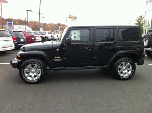 2012 jeep wrangler unlimited sahara sport utility 4-door 3.6l