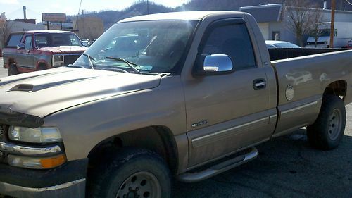 2000 chevy silverado 4x4  have keys starts &amp; runs needs battery window busted