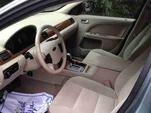 2005 Ford Five Hundred SEL Sedan 4-Door 3.0L, image 5