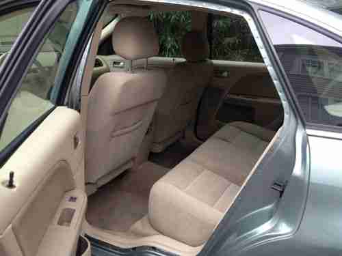 2005 Ford Five Hundred SEL Sedan 4-Door 3.0L, image 6