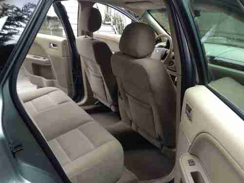 2005 Ford Five Hundred SEL Sedan 4-Door 3.0L, image 7
