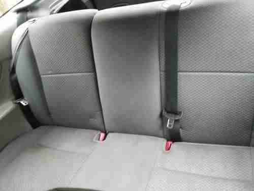 2005 Ford Focus ZX3 Hatchback 3-Door 2.0L, image 6