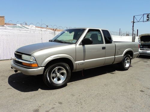 2002 chevrolet s10 base crew cab pickup 4-door 4.3l, no reserve