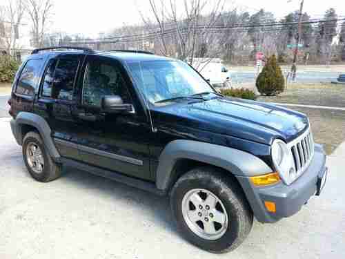 2005 Jeep Liberty crd diesel Sport Sport Utility 4-Door 2.8L, image 3