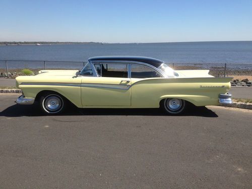 1957 ford fairlane 500