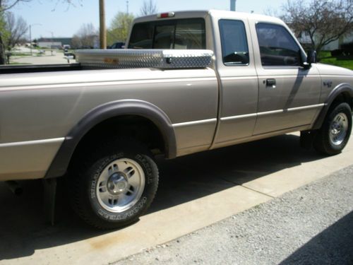 1997 ford ranger xlt extended cab pickup 2-door 4.0l