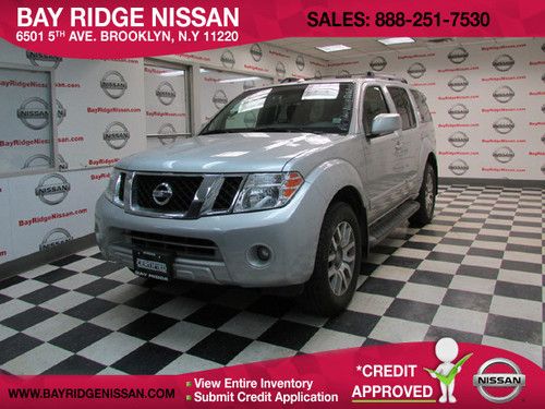 2010 nissan pathfinder le