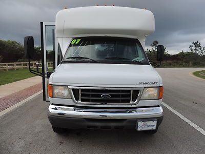 2007 ford e-350 15 passengers