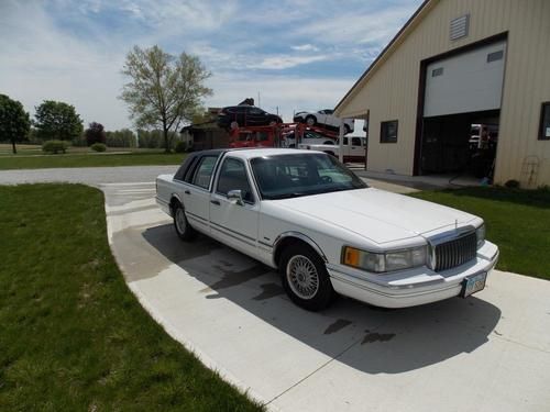1994 Lincoln, Congressional Town Sedan, US $2,250.00, image 4