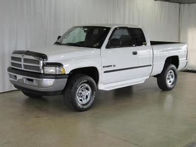 4dr quad cab 5.9l cd 4x4 air needs home white short box auto tow pkg  ext cab