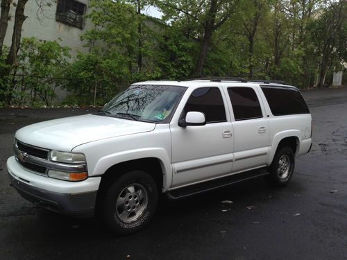 5.3l k1500 4x4 leather heated seats 3rd row seat  tow hitch