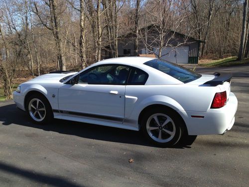 2004 ford mustang mach 1