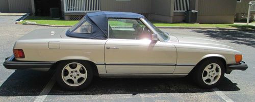 1985 mercedes benz 380 sl convertible only....no hard top.....no reserve