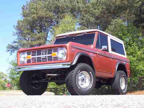 Gorgeous High Quality Fully Restored Classic 1969 Bronco 4WD Ready to Show 'N Go, image 4