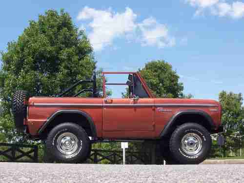 Gorgeous High Quality Fully Restored Classic 1969 Bronco 4WD Ready to Show 'N Go, image 7