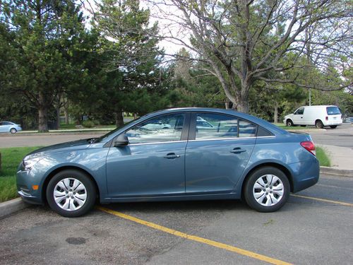 2012 chevrolet cruze ls sedan 4-door 1.8l