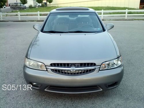 2001 Nissan Altima GLE Sedan 4-Door 2.4L, image 2