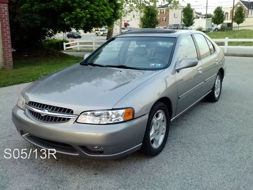 2001 Nissan Altima GLE Sedan 4-Door 2.4L, image 3