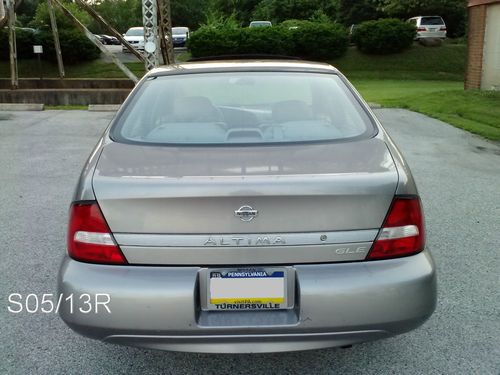 2001 Nissan Altima GLE Sedan 4-Door 2.4L, image 6