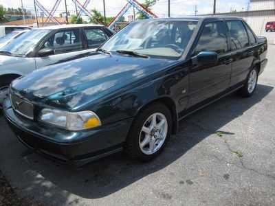 1999 volvo s70 low miles, leather, dual air, sunroof
