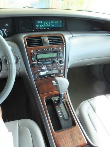 2002 Toyota Avalon XLS Sedan 4-Door 3.0L, image 9
