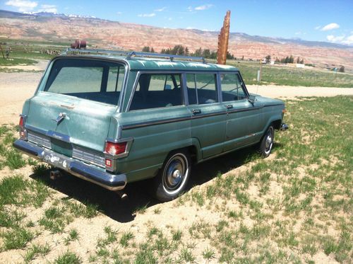 1975 Jeep Wagoneer, image 2