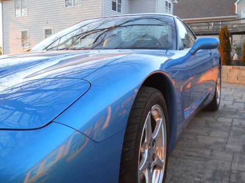 2000 chevrolet corvette base coupe 2-door 5.7l