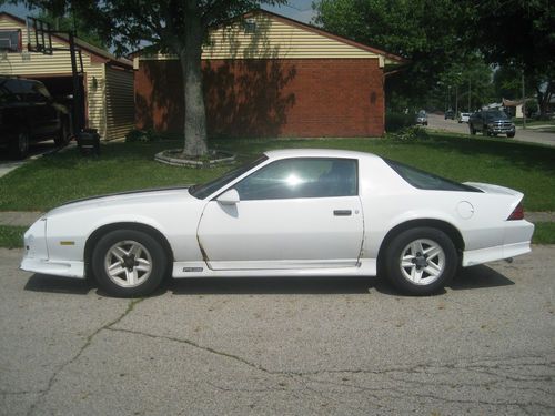 1992 chevrolet camaro rs heritage edition coupe 2-door 3.1l