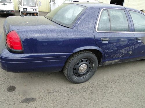 2008 Ford Crown Victoria Police Interceptor - Retired Police Vehicle, image 2