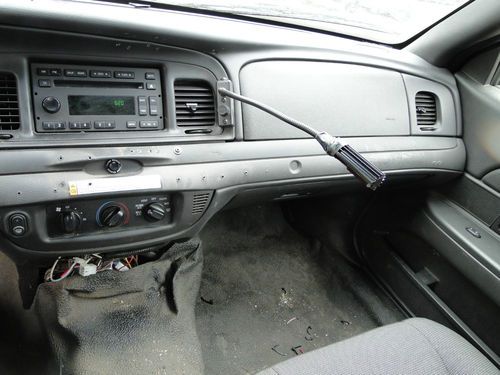 2008 Ford Crown Victoria Police Interceptor - Retired Police Vehicle, image 13