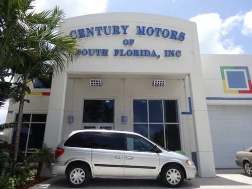 2006 chrysler town &amp; country swb 4dr 1-owner