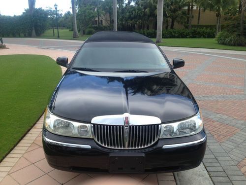 1998 Lincoln Town Car Executive Limousine 4-Door 4.6L, 82K miles - NO RESERVE, image 3