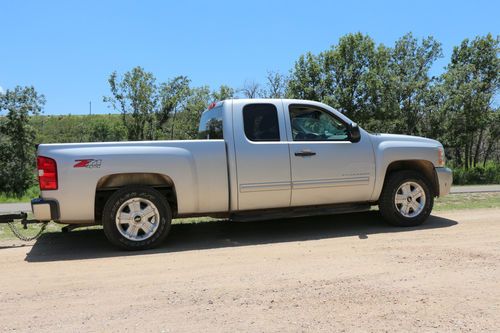 2010 chevrolet silverado, z71 4x4, full warranty, leather