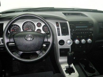 4x2 SR5 4.7L 276 horsepower 4 Doors 4-wheel ABS brakes Air conditioning, image 11