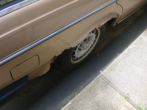 Mercedes Benz 300TD Wagon, vintage 1985, gold, image 9
