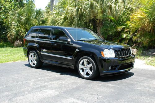 2007 jeep grand cherokee srt8 sport utility 4-door 6.1l w/extras