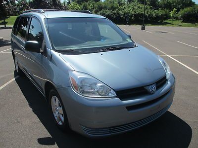 2005 TOYOTA SIENNA LE ONE OWNER NO ACCIDENTS 7 PASSENGER RIMS NO RESERVE, image 2