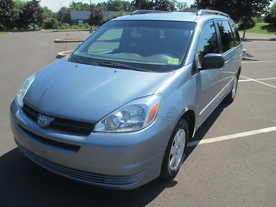 2005 TOYOTA SIENNA LE ONE OWNER NO ACCIDENTS 7 PASSENGER RIMS NO RESERVE, image 4
