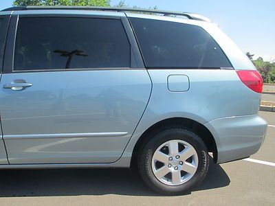 2005 TOYOTA SIENNA LE ONE OWNER NO ACCIDENTS 7 PASSENGER RIMS NO RESERVE, image 7