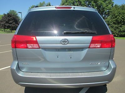2005 TOYOTA SIENNA LE ONE OWNER NO ACCIDENTS 7 PASSENGER RIMS NO RESERVE, image 12