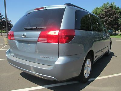 2005 TOYOTA SIENNA LE ONE OWNER NO ACCIDENTS 7 PASSENGER RIMS NO RESERVE, image 14