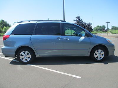 2005 TOYOTA SIENNA LE ONE OWNER NO ACCIDENTS 7 PASSENGER RIMS NO RESERVE, image 19