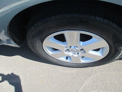 2005 TOYOTA SIENNA LE ONE OWNER NO ACCIDENTS 7 PASSENGER RIMS NO RESERVE, image 25