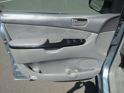 2005 TOYOTA SIENNA LE ONE OWNER NO ACCIDENTS 7 PASSENGER RIMS NO RESERVE, image 29