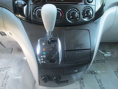 2005 TOYOTA SIENNA LE ONE OWNER NO ACCIDENTS 7 PASSENGER RIMS NO RESERVE, image 39