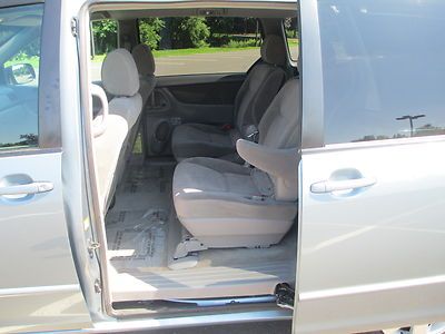 2005 TOYOTA SIENNA LE ONE OWNER NO ACCIDENTS 7 PASSENGER RIMS NO RESERVE, image 45