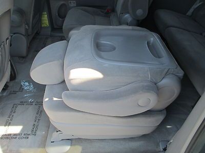 2005 TOYOTA SIENNA LE ONE OWNER NO ACCIDENTS 7 PASSENGER RIMS NO RESERVE, image 47