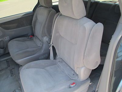 2005 TOYOTA SIENNA LE ONE OWNER NO ACCIDENTS 7 PASSENGER RIMS NO RESERVE, image 50