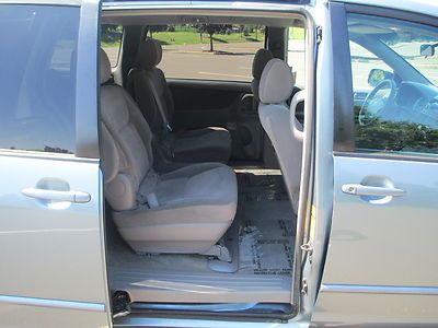 2005 TOYOTA SIENNA LE ONE OWNER NO ACCIDENTS 7 PASSENGER RIMS NO RESERVE, image 55